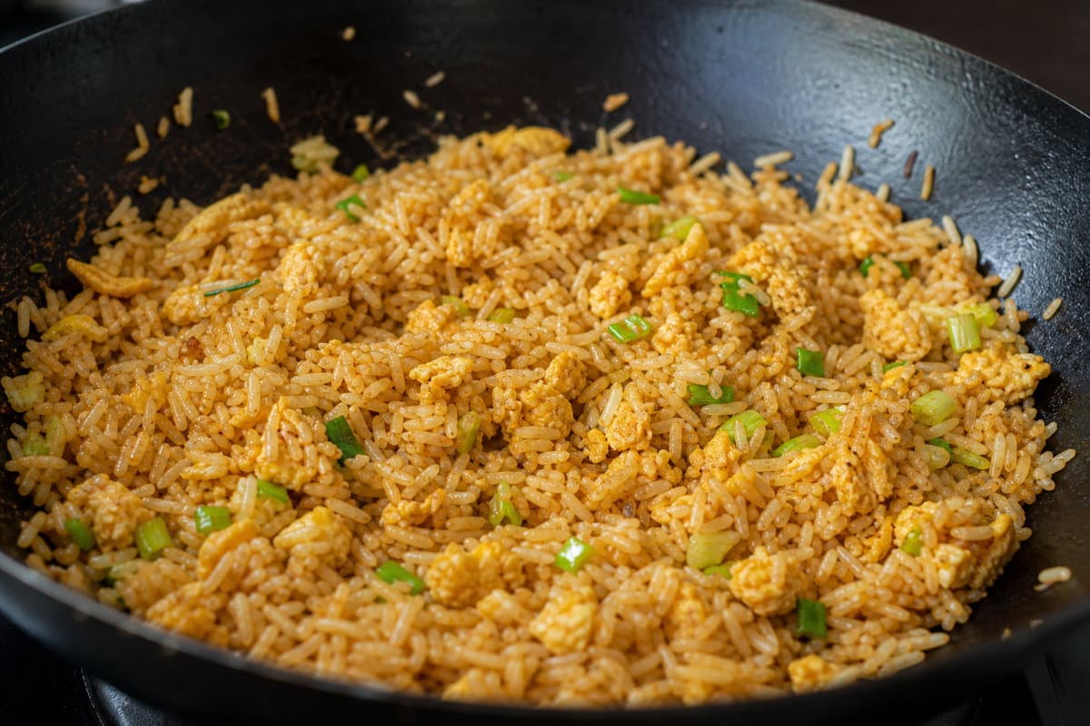 Fry the rice